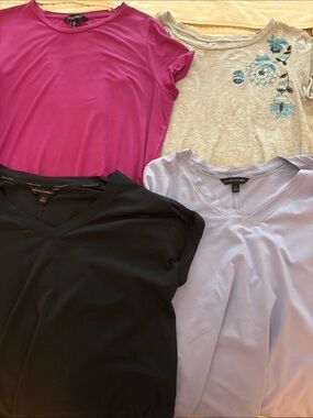 Size Medium T-shirt Lot of 4 Loft, Banana Republic and Ellen Tracy